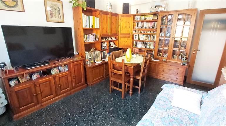 CAMPOMORONE, 7 VANI CENTRALE E COMODO