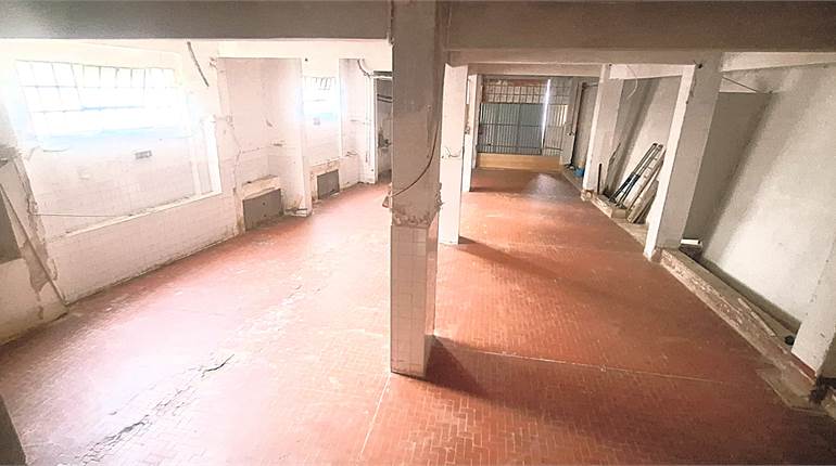 Warehouse في بيع و Ceranesi