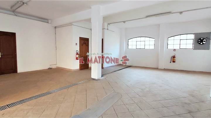 CAMPOMORONE CENTRO, MAGAZZINO PER DEPOSITO